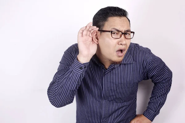 Homens ouvem sussurros — Fotografia de Stock