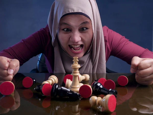 Muslim Woman Gets Angry When Playing Chess