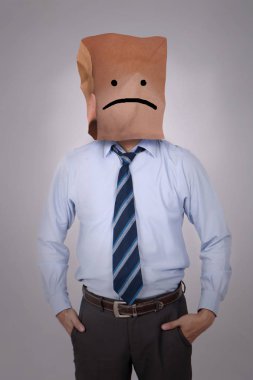 Kılık Değiştirmiş Üzgün Adam