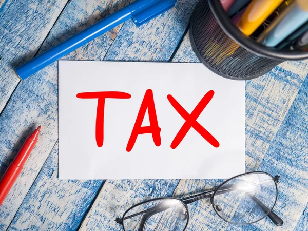 Tax, motiverende zakelijke woorden citaten concept — Stockfoto