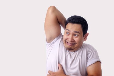 Man Feel Kaşıntılı Scratch Vücudunu