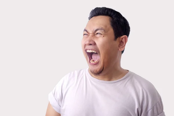 Vicces ázsiai férfi nevetve — Stock Fotó