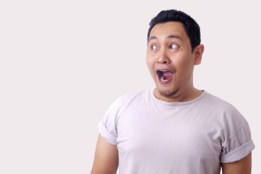 Adam Onun Tarafında Bir Şey Görmek Için Şok, C ile Heyecanlı Jest