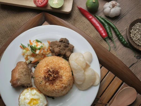 Nasi goreng, gebratener Reis aus Indonesien — Stockfoto