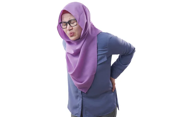 Muslimka na zádech bolest zad — Stock fotografie