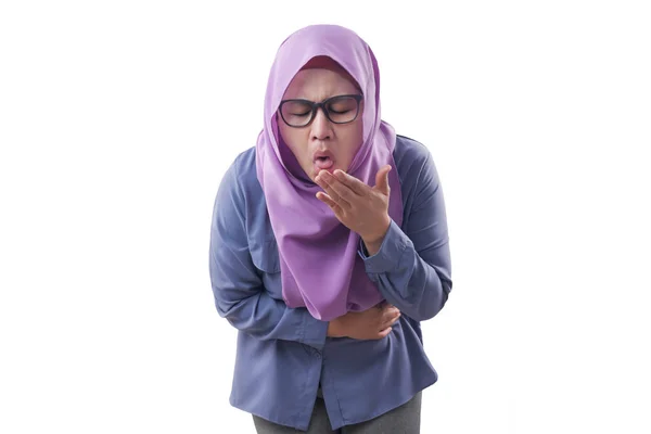 Mulher muçulmana sentindo-se doente — Fotografia de Stock