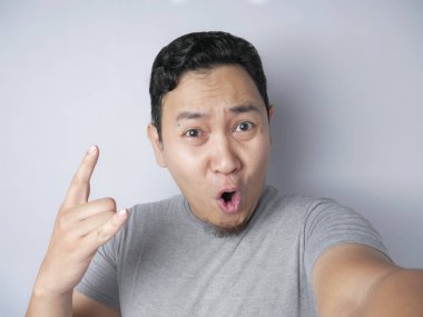 Komik Adam Selfie Fotoğrafı Çekiyor