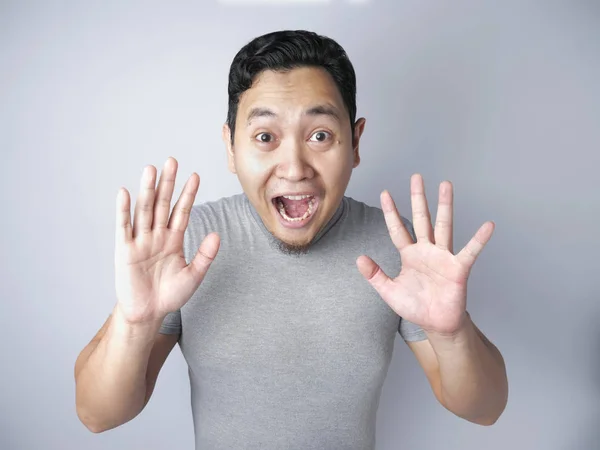 Komik Asyalı Adam Şaşırmış Mutlu İfade Gösteriyor — Stok fotoğraf