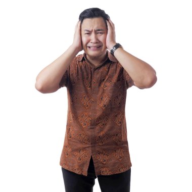 Adam Kulak Yoklama Gürültüsünü Kapadı