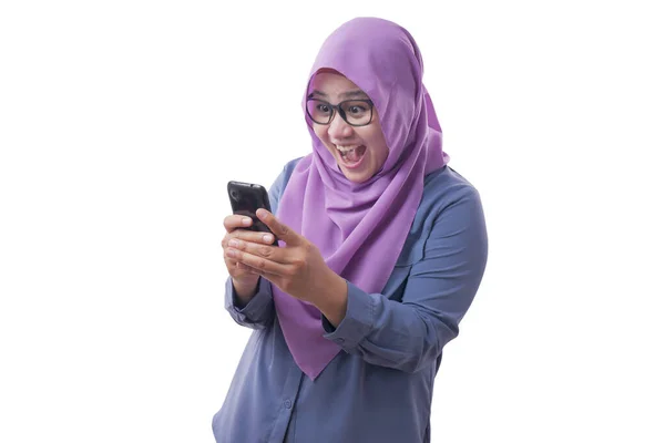 Young Muslim Woman Get Shock Surprised Get Good News on Her Phon — Stok Foto