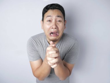 Genç Adam Pişman, Özür Dile Jest