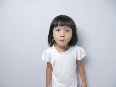 küçük bebeği olan merakı ifade