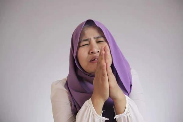 Muslim Woman Regret, Apologize Gesture — ストック写真