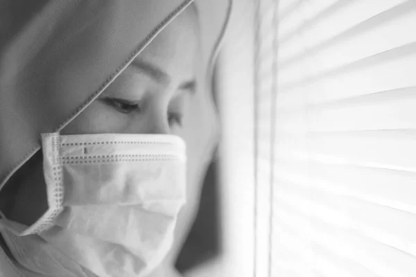 Triste Femme Quarantaine Confinement Raison Coronavirus Covide Pandémie Regarder Par — Photo