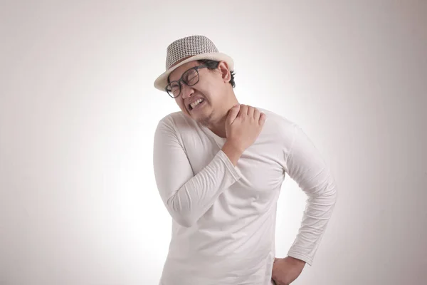 Ung Asiatisk Man Vit Skjorta Med Nacksmärtor Närbild Kroppsporträtt — Stockfoto