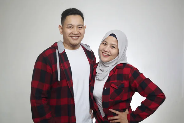 Portrait Happy Asian Muslim Couple Smile Husband Wife Hugging Full — Stok Foto