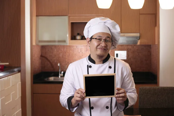 Portret Van Aziatische Mannelijke Chef Kok Ziet Gelukkig Trots Tonen — Stockfoto