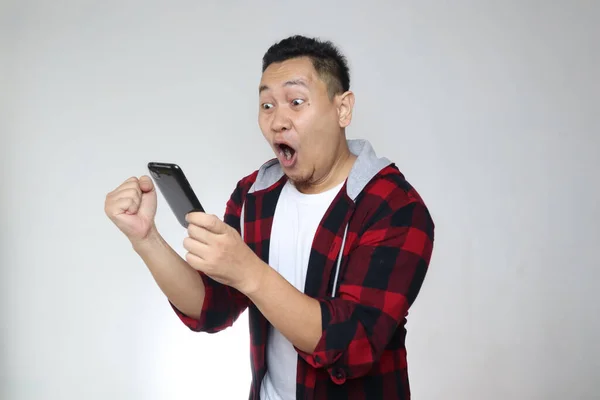 Attractive Young Asian Man Have Good News His Phone Smiling — Stock Photo, Image