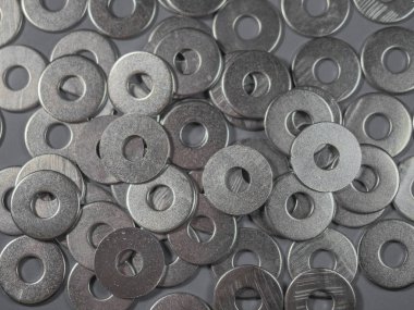 Birkaç dairesel gümüş contalar