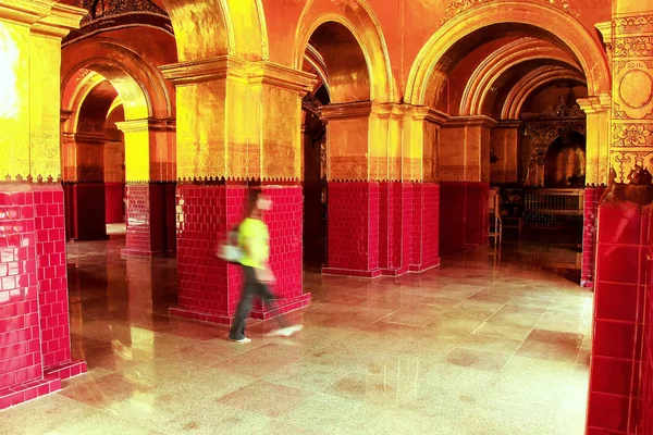 Gallery Mahamuni Pagoda Complex Mandalay Myanmar Mahamuni Pagoda Buddhist Temple — Stock Photo, Image