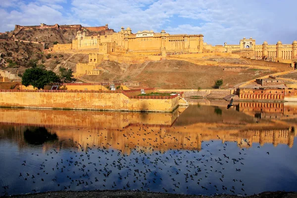 Amber Fort Återspeglas Maota Sjön Nära Jaipur Rajasthan Indien Amber — Stockfoto