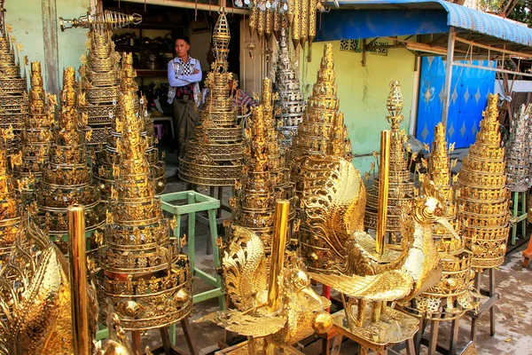 Mandalay Myanmar December Display Metal Stone Work Market Mahamuni Pagoda — Stock Photo, Image