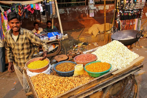 Agra India Noviembre Hombre Identificado Vende Palomitas Maíz Kinari Bazaar — Foto de Stock