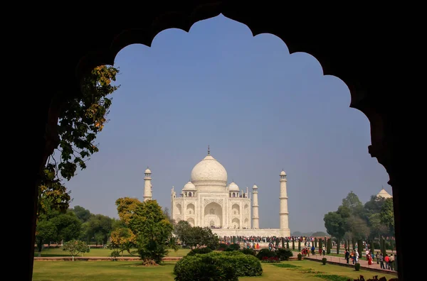 View Taj Mahal Complex Framed Arch Agra Uttar Pradesh India — Stock Photo, Image