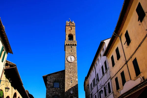 Часовая Башня Палаццо Дей Приори Монтальчино Валь Орча Тоскана Италия — стоковое фото