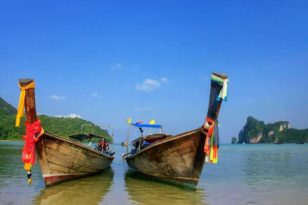 Bateaux Queue Longue Ancrés Plage Loh Dalum Sur Île Phi — Photo