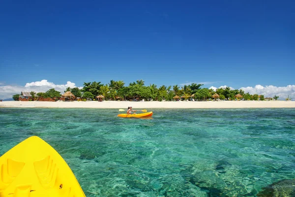 Kayak Cerca Isla Del Mar Del Sur Grupo Islas Mamanuca — Foto de Stock