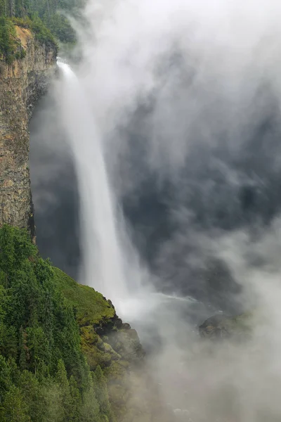 Helmcken Falls Met Mist Wells Gray Provincial Park British Columbia — Stockfoto