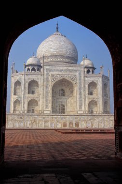 Jawab, Agra, Uttar Pradesh, kemer ile çerçeveli taj Mahal