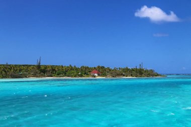 Ouvea'dan Faiava Adası Manzarası, Sadakat Adaları, Yeni Kaledonya