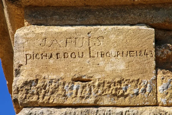 19th century graffiti on Pont du Gard, southern France — Stock Photo, Image