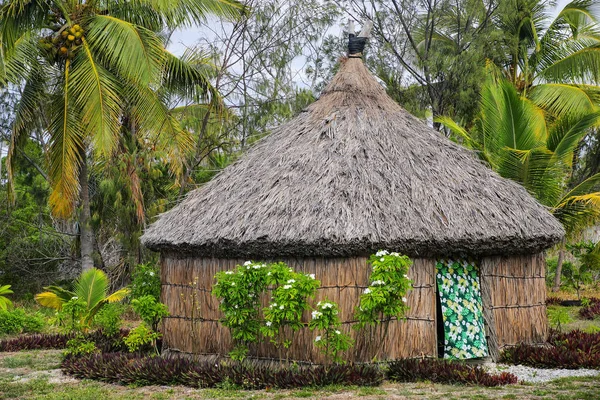 Traditional Kanak house on Ouvea Island,  Loyalty Islands, New C — Stock Photo, Image