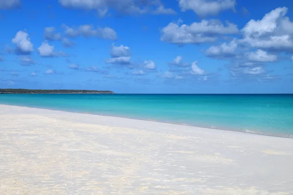 Fayaoue Beach aan de kust van Ouvea Lagoon, Mouli en Ouvea Isla — Stockfoto