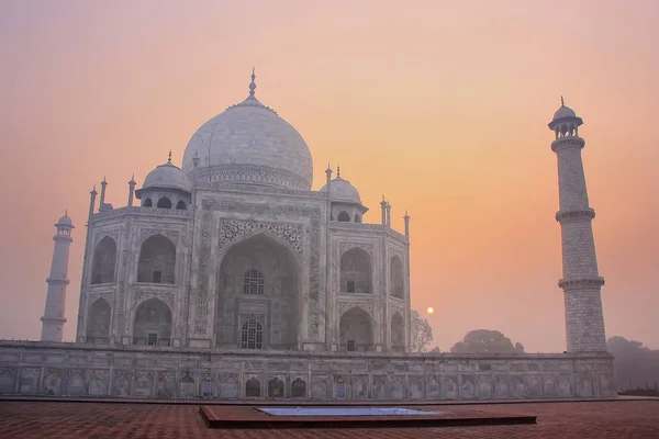 Ταζ Μαχάλ στην Ανατολή του ηλίου, Άγρα, Ούτα Πράτες, Ινδία — Φωτογραφία Αρχείου