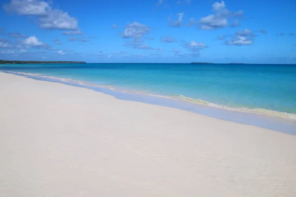 Playa de Fayaoue en la costa de la laguna de Ouvea, Mouli y Ouvea Isla — Foto de Stock