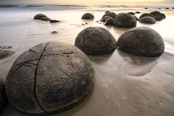 科科河海滩的莫拉基巨石，奥塔哥，南岛，新泽尔 — 图库照片