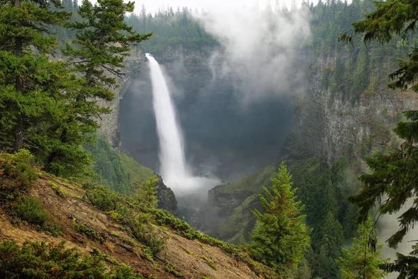 Helmcken Falls Met Mist Wells Gray Provincial Park British Columbia — Stockfoto