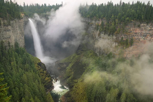 Helmcken Falls Met Mist Wells Gray Provincial Park British Columbia — Stockfoto