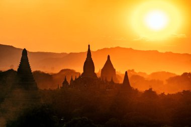 Bagan, Myanmar 'da gün doğumu
