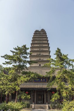 XIAN, ÇİN - 1 Ağustos 2017: Dev Vahşi Kaz Pagoda kompleksi, bir Budist pagoda Xi 'an, Çin. 652 yılında Tang Hanedanı döneminde inşa edildi..