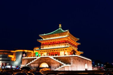 Xi 'an, Çin - 1 Ağustos 2017 Xi' an Davul Kulesi 'nde gece vakti