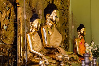 Yangon, Myanmar - 25 Aralık 2016 - Shwedagon Pagoda, Yangon, Myanmar.