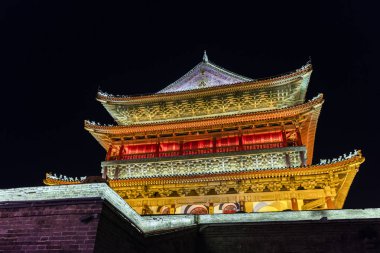 Xi 'an Davul Kulesi' nde gece vakti.
