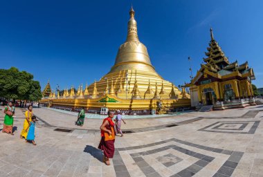 Bago, Myanmar - 26 Aralık 2016 - Shwemawdaw Pagoda. Genellikle Altın Tanrı Tapınağı olarak adlandırılır..