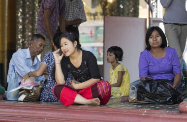 Yangon, Myanmar - 25 Aralık 2016 - Yangon, Myanmar 'daki Shwedagon Pagoda.