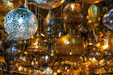 Marakeş Medine Pazarı. Marakeş, Fas 'ın en popüler turizm beldesi..